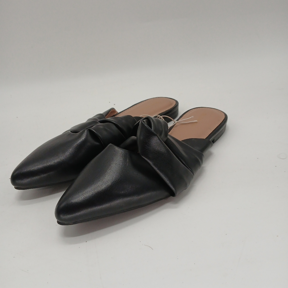Black Old Navy slip ons, size 6